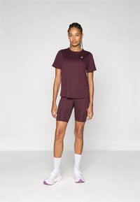 ASICS ROAD HIGH WAIST SPRINTER - Trikoot - dark currant