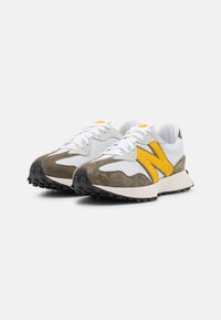 New Balance MS327 UNISEX - Sapatilhas - munsell white
