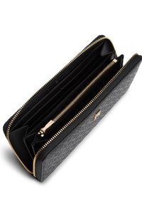 Μαύρο και γκρι πορτοφόλι με υφή, χρυστό φερμουάρ, πολλαπλές θήκες για κάρτες και ευρύχωρο εσωτερικό για χαρτονομίσματα και κέρματα.