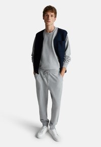 United Colors of Benetton WITH LOGO PATCH - Felpa - grey