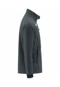 Giacca in fleece grigio scuro con colletto alto, tasca laterale con zip e rifiniture nere ai polsini. Texture liscia e design leggero.