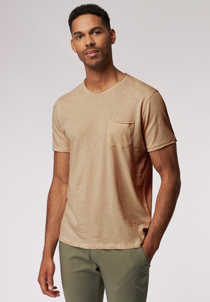 ROY ROBSON MIT BRUSTTASCHE - Basic T-shirt - braun/brown - Zalando.de
