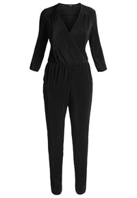 Svart ribbad jumpsuit med omslagsdesign, V-hals och trekvartslånga ärmar. Har en elastisk midja och åtsittande ben för en strömlinjeformad look.