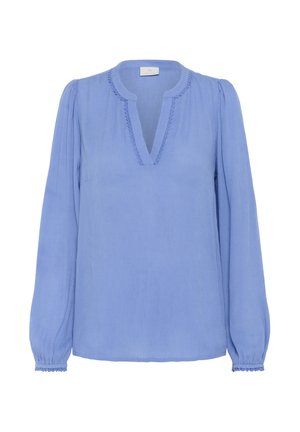 Šviesiai mėlyna ilgomis rankovėmis bluzonė su V formos iškirpte, kuri turi surinktus rankogalius ir subtilų tekstūrinį apdailą apykaklės ir rankogalių kraštuose.