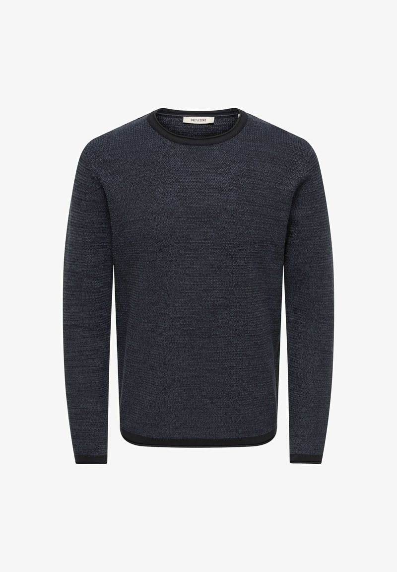 Pull en maille bleu foncé avec bordure noire au col rond, aux poignets et à l’ourlet, manches longues et motif texturé subtil.