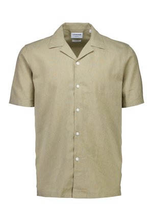 Camicia beige in lino a maniche corte con taglio morbido, colletto a punta e bottoni bianchi sul davanti.