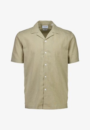 Camicia beige in lino a maniche corte con taglio morbido, colletto a punta e bottoni bianchi sul davanti.