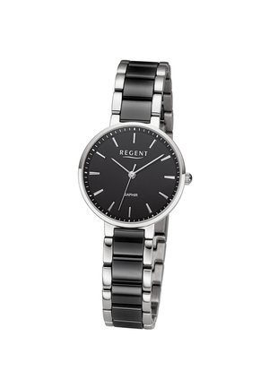 Cadran de montre rond noir avec des index et aiguilles argentés, marqué "REGENT", fixé à un bracelet en maillons métalliques argentés et noirs.