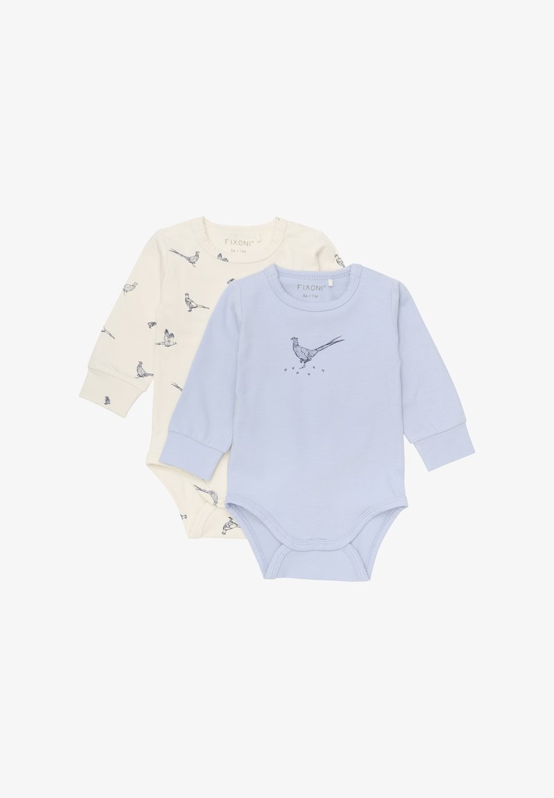 Två långärmade bodysuits: en i krämfärg med fågelmönster, en ljusblå med en fågelgrafik. Båda är gjorda av mjukt stickad tyg med tryckknappar.