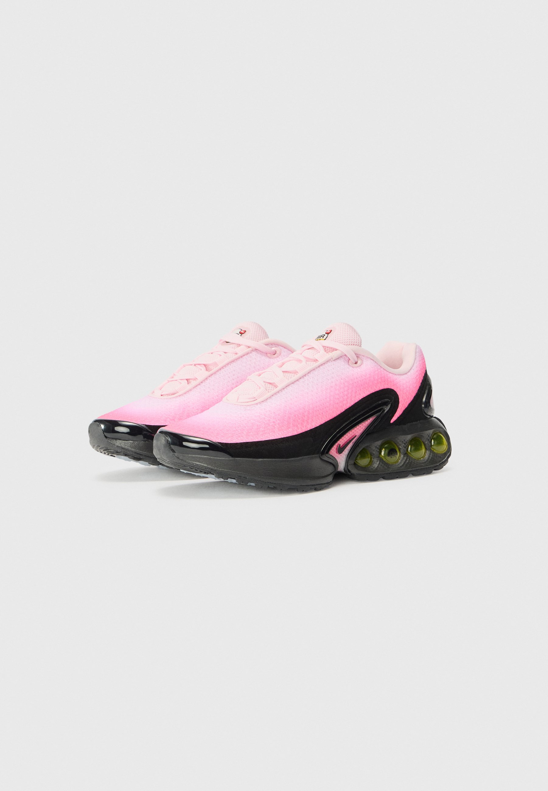 air max 720 pink and black