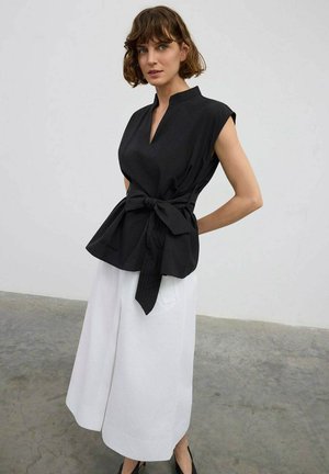 Madnezz House WORKS  - Bluse - black