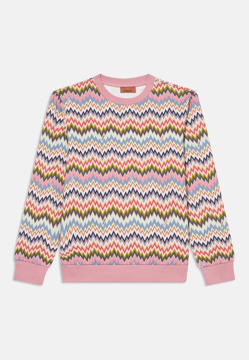 Sweater com padrão zigzag multicolorido, apresentando um decote redondo e punhos em malha canelada rosa claro, feito de um material de malha suave.