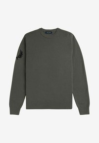 Maglione verde scuro con colletto rotondo e polsini a coste. Presenta una design ricamato di foglia nera sulla manica sinistra. Tessuto morbido e liscio.