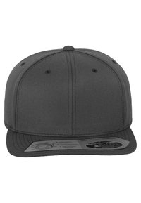 Grå snapback kasket med flad skygge, struktureret design og en glat tekstur. Inkluderer et mærke, der er synligt på undersiden af skyggen.