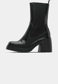 BROOKE - Platvormsaapad - black