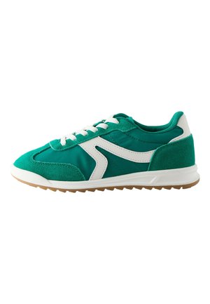 Grønne sneakers med en glat nylon-overdel og ruskindsdetaljer, designet med hvide detaljer, snørebånd og en tekstureret gummisål.