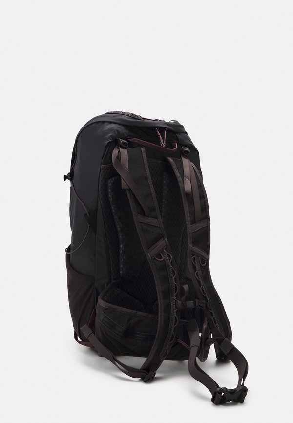 GILLING BACKPACK 26L - Rucksack - raven2