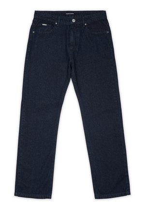 Jeans de mezclilla azul oscuro con un diseño de pierna recta, que cuentan con dos bolsillos frontales y una pequeña etiqueta de la marca en la cinturilla.