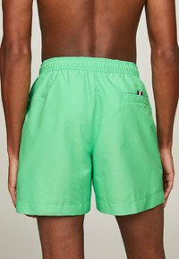 Tommy Hilfiger ORIGINAL MEDIUM DRAWSTRING - Short de bain - lush jade
