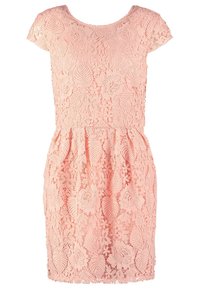 Robe florale en dentelle rose avec manches courtes, taille cintrée et motifs détaillés de feuilles et de fleurs sur toute la robe.
