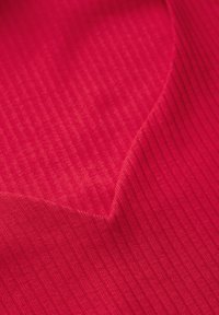 Street One MIT HERZAUSSCHNITT - Langarmshirt - rot