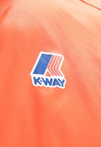 K-Way Le Vrai 3.0 Claude Unisexe - Regenjas - orange extra fluo
