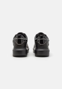 KARL LAGERFELD KAPRI SIGNIA LOW - Sportcipő - black