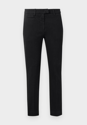 Pantaloni neri su misura con design a gamba dritta, realizzati in tessuto di cotone, con zip frontale e tasche laterali. Texture liscia.