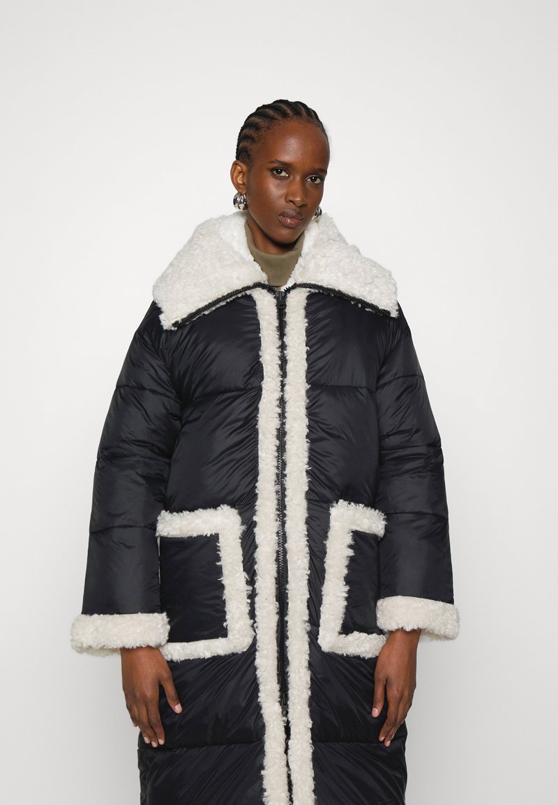 Abercrombie & Fitch Casaco clássico - black /with cream