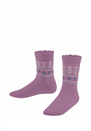 Coppia di calzini viola con bordo smerlato, decorati con motivi di cuori e disegni floreali in bande blu e bianche vicino alla parte superiore.