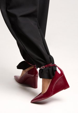 Bershka WITH ANKLE STRAP - High heels - red