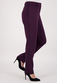 JE M'APPELLE Broek - paars