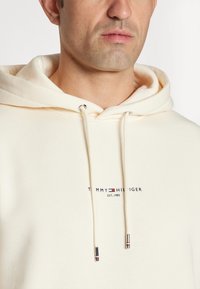 Tommy Hilfiger LOGO TIPPED - Felpa - calico