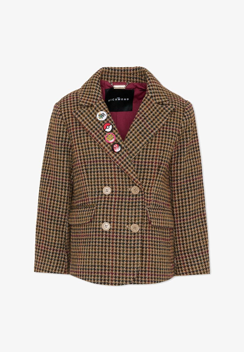 Brązowa i burgundowa marynarka w kratę houndstooth z podwójnym zapięciem, czterema guzikami, dwiema kieszeniami, ciemnoczerwonym podszewką i czterema ozdobnymi przypinkami na klapie.