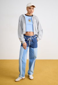 adidas Originals HANDBALL SPEZIAL - Tenisky - cloud white/light blue/earth strata