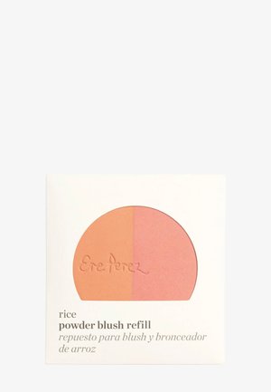 Cipria in polvere ricaricabile in un compatto rotondo. Presenta due colori: un pesca tenue e un rosa rosato, con una texture liscia e logo in rilievo.