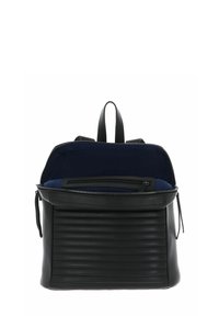Sac à dos en cuir noir avec texture côtelée horizontale, fermeture éclair et intérieur bleu. Dispose de deux poignées supérieures et d'une petite poche.