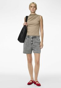 Pieces OHNE ÄRMEL PCMADISON DRAPIERTES - Top - taupe gray