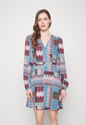 ONLY Tall ONLALMA LIFE RILEY DRESS  - Day dress - molten lava