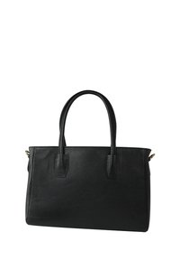Sac fourre-tout en cuir noir avec une finition texturée, deux poignées supérieures et un accent en métal sur le côté. Forme rectangulaire avec un design structuré.