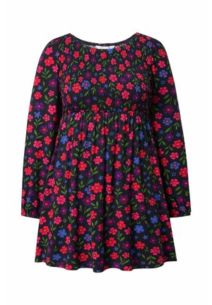 Vestido floral con fondo negro y flores rojas, azules y verdes. Mangas largas y un cuerpo fruncido, falda fluida. Tejido ligero.