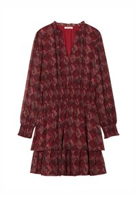 Robe rouge à motif avec un décolleté en V, des manches longues et une jupe à volants avec une taille smocks et des motifs floraux et géométriques.