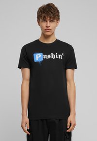 Mister Tee PUSHIN  - Marškinėliai su spaudiniu - black