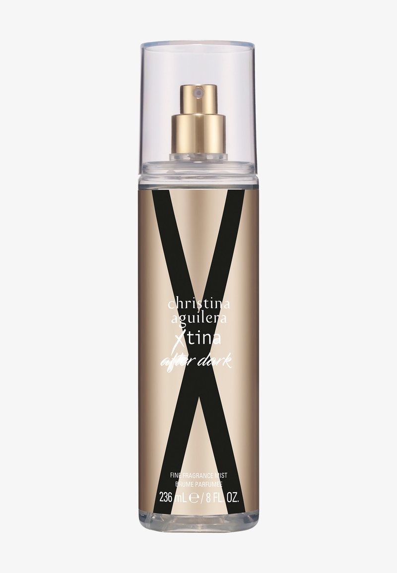 Bouteille cylindrique de brume fine parfumée dorée et noire, étiquetée "Christina Aguilera Xtina after dark", 236 ml, avec un capuchon pulvérisateur transparent.