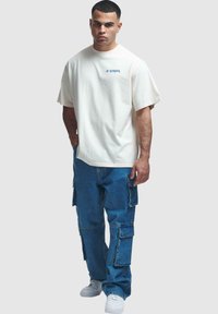 2Y Studios THOUGHTS - Marškinėliai su spaudiniu - off white