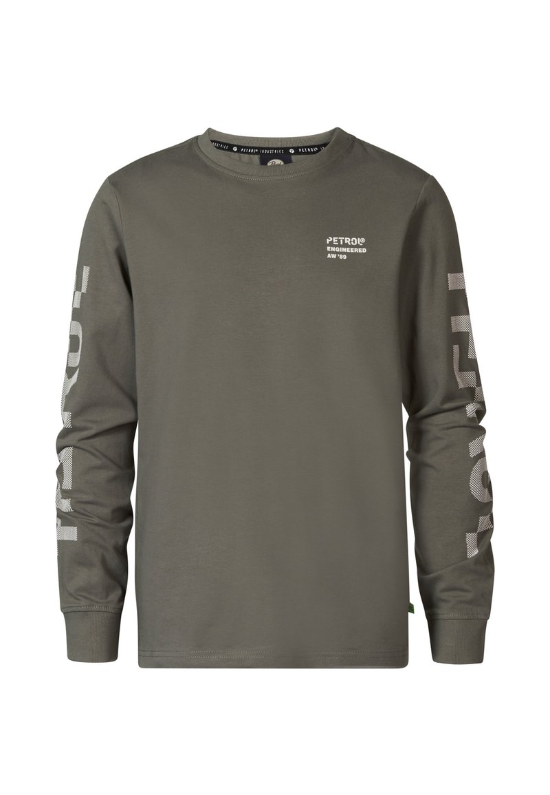 T-shirt a maniche lunghe verde oliva in morbido cotone, con un piccolo logo sul petto e una grande scritta lungo entrambe le maniche.