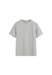 Camiseta de manga corta color gris claro hecha de algodón suave. Cuello redondo clásico, ajuste relajado, sin patrones ni detalles visibles.