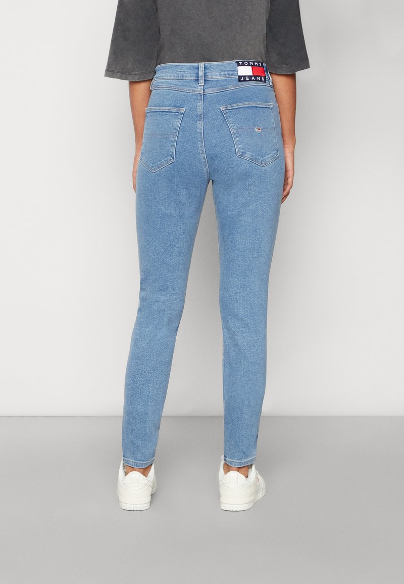 sylvia tommy jeans