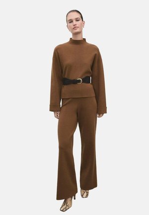 Pantalones - brown