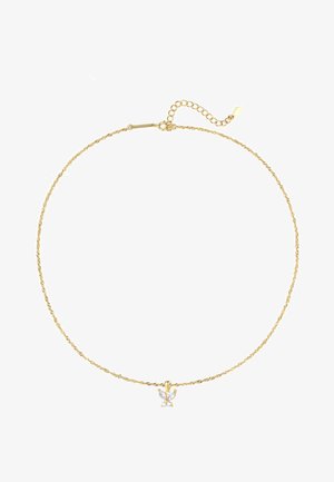 Delicata collana a catena d’oro intrecciata con piccolo ciondolo a forma di farfalla con ali in cristallo trasparente e pietra tonda.